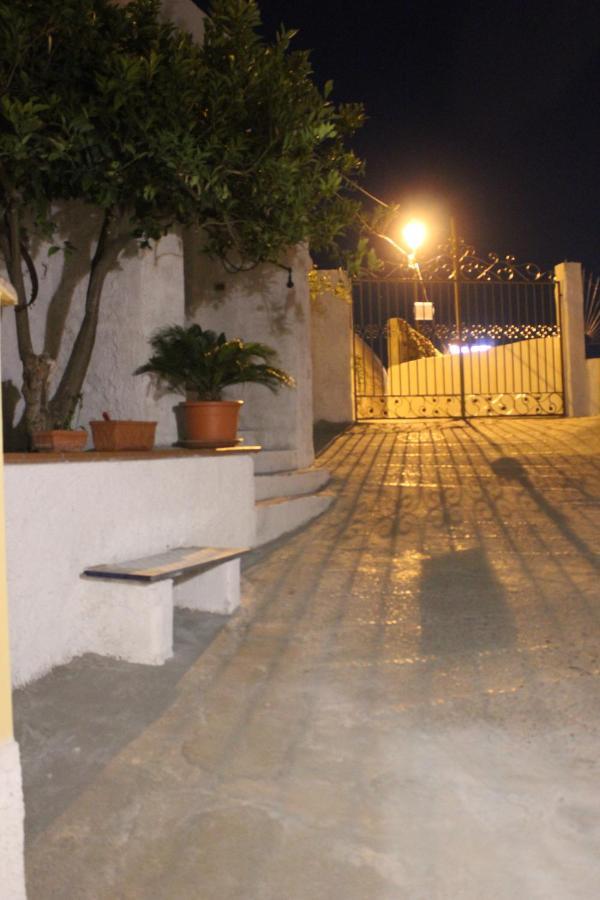 Bed and Breakfast Il Covo Delle Civette Виетри Экстерьер фото